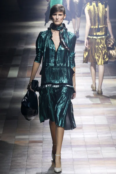 Look 14